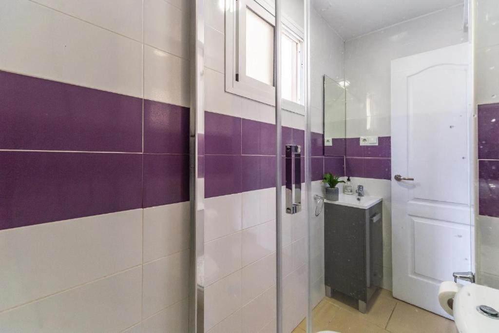 Seaside Boutique Apartment Фуeнхирола Екстериор снимка