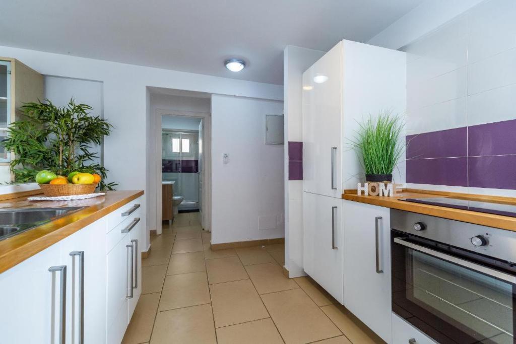 Seaside Boutique Apartment Фуeнхирола Екстериор снимка