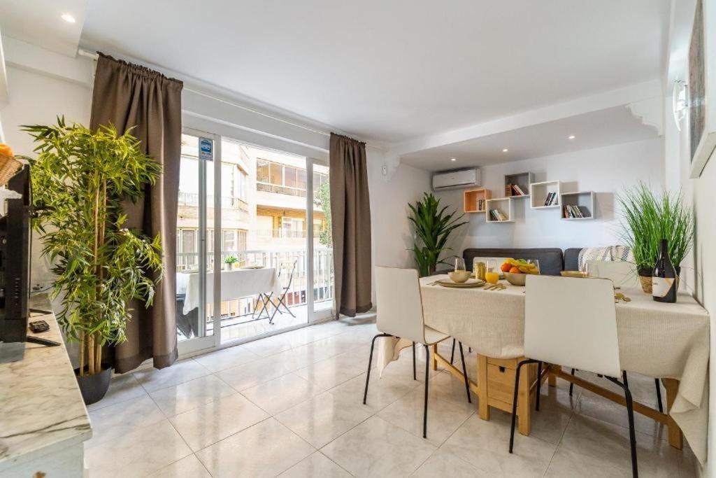Seaside Boutique Apartment Фуeнхирола Екстериор снимка