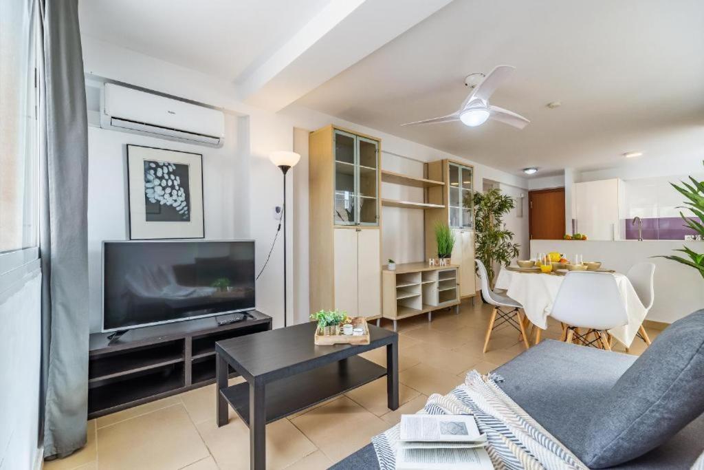Seaside Boutique Apartment Фуeнхирола Екстериор снимка