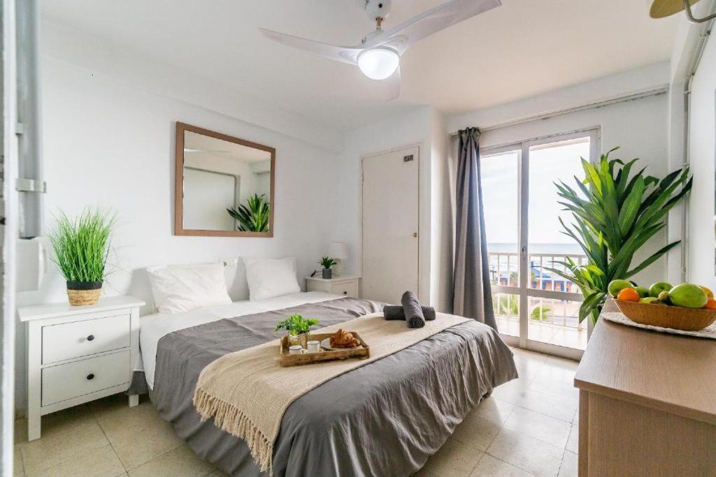 Seaside Boutique Apartment Фуeнхирола Екстериор снимка