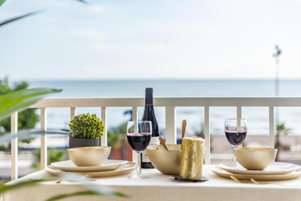 Seaside Boutique Apartment Фуeнхирола Екстериор снимка