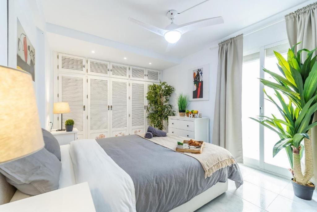 Seaside Boutique Apartment Фуeнхирола Екстериор снимка